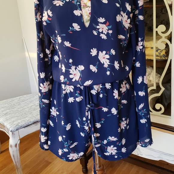 Guessโ Romper - Picture 7 of 12